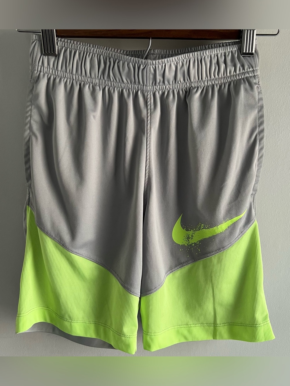 Nike Dri-FIT Boys Size S Small Gray Neon Green Athletic Basketball Shorts